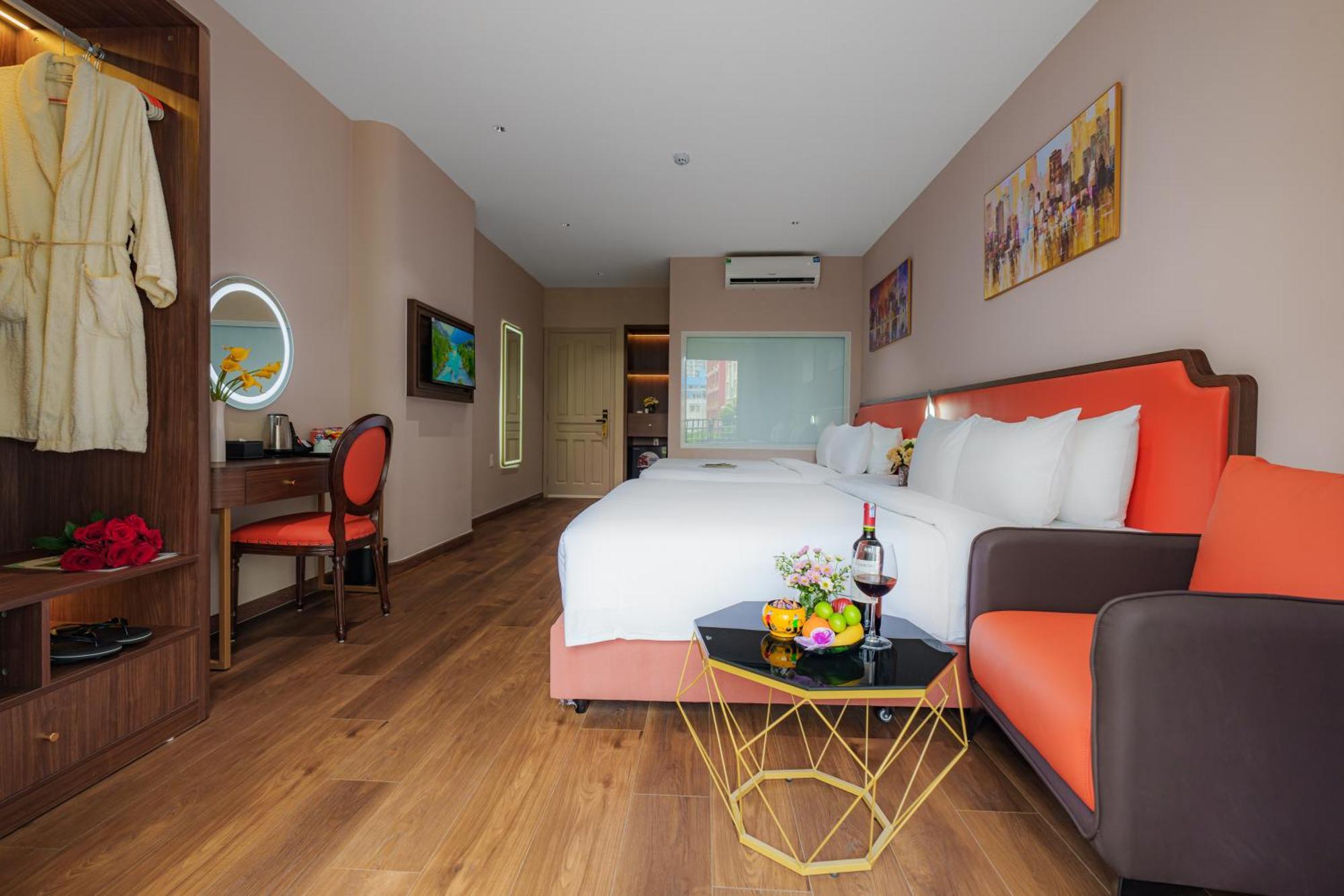 Hotel Salute Saigon And