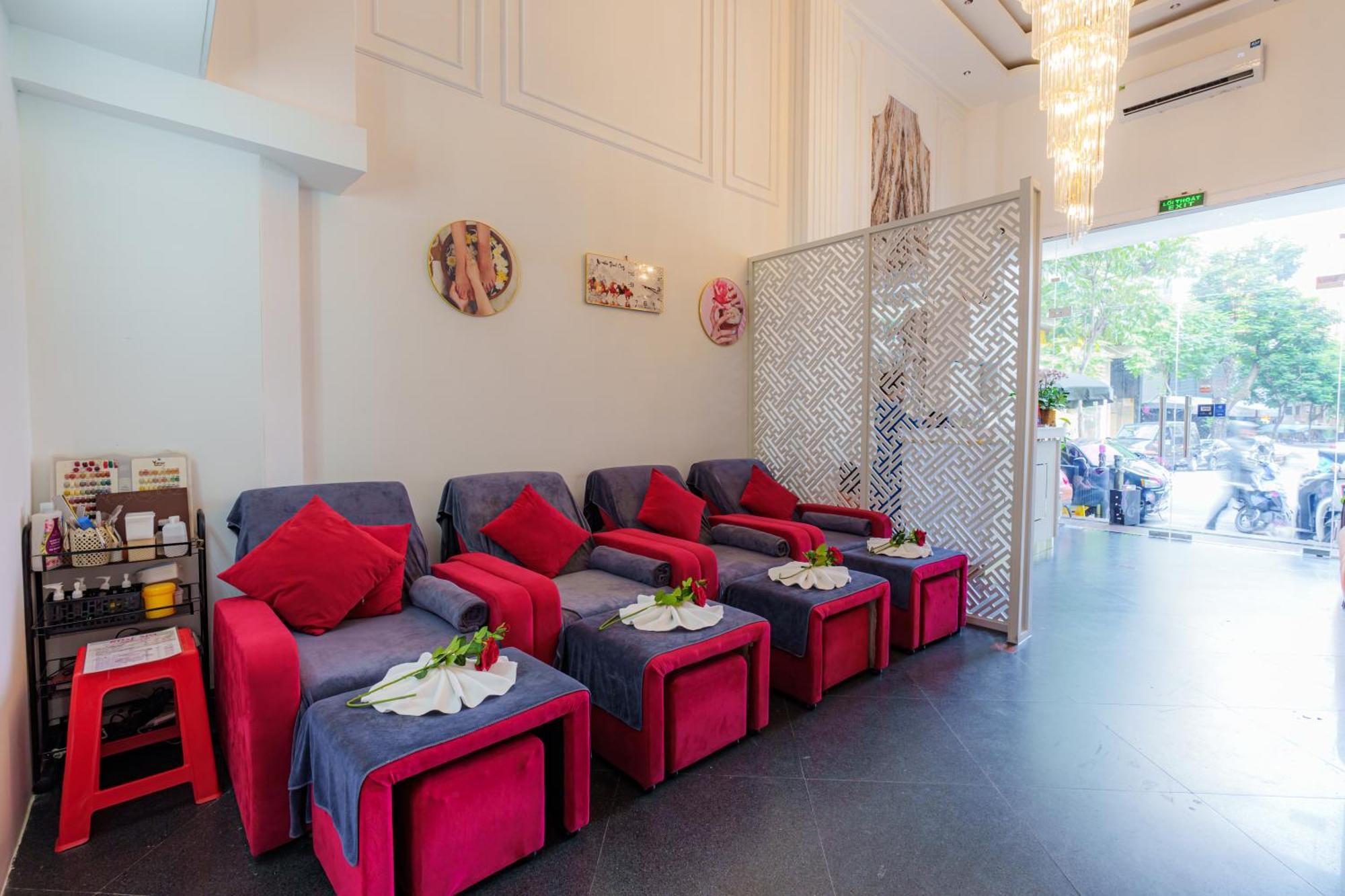 Hotel Salute Saigon And 4*
