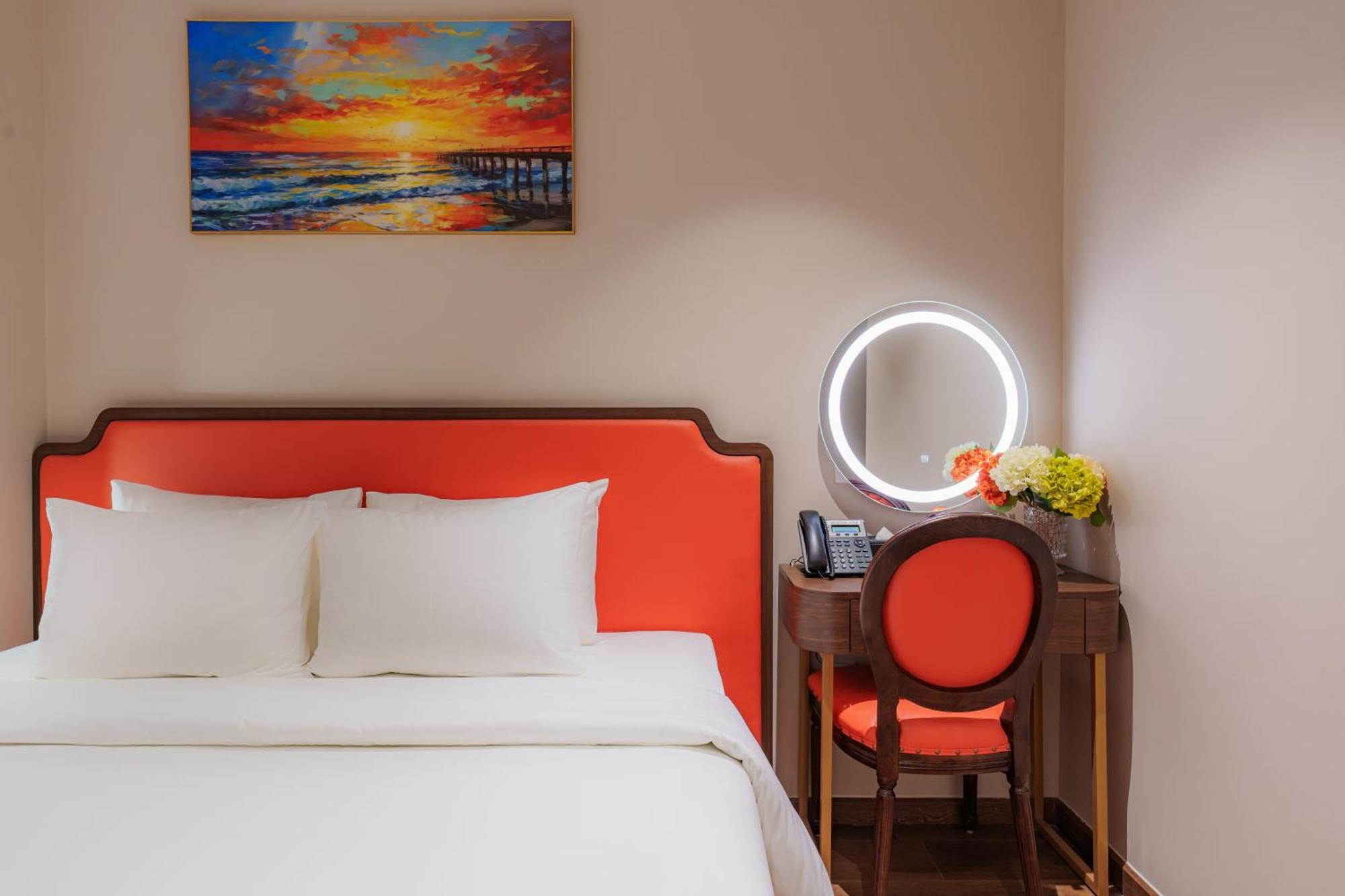 Hotel Salute Saigon And Ho Chi Minh City